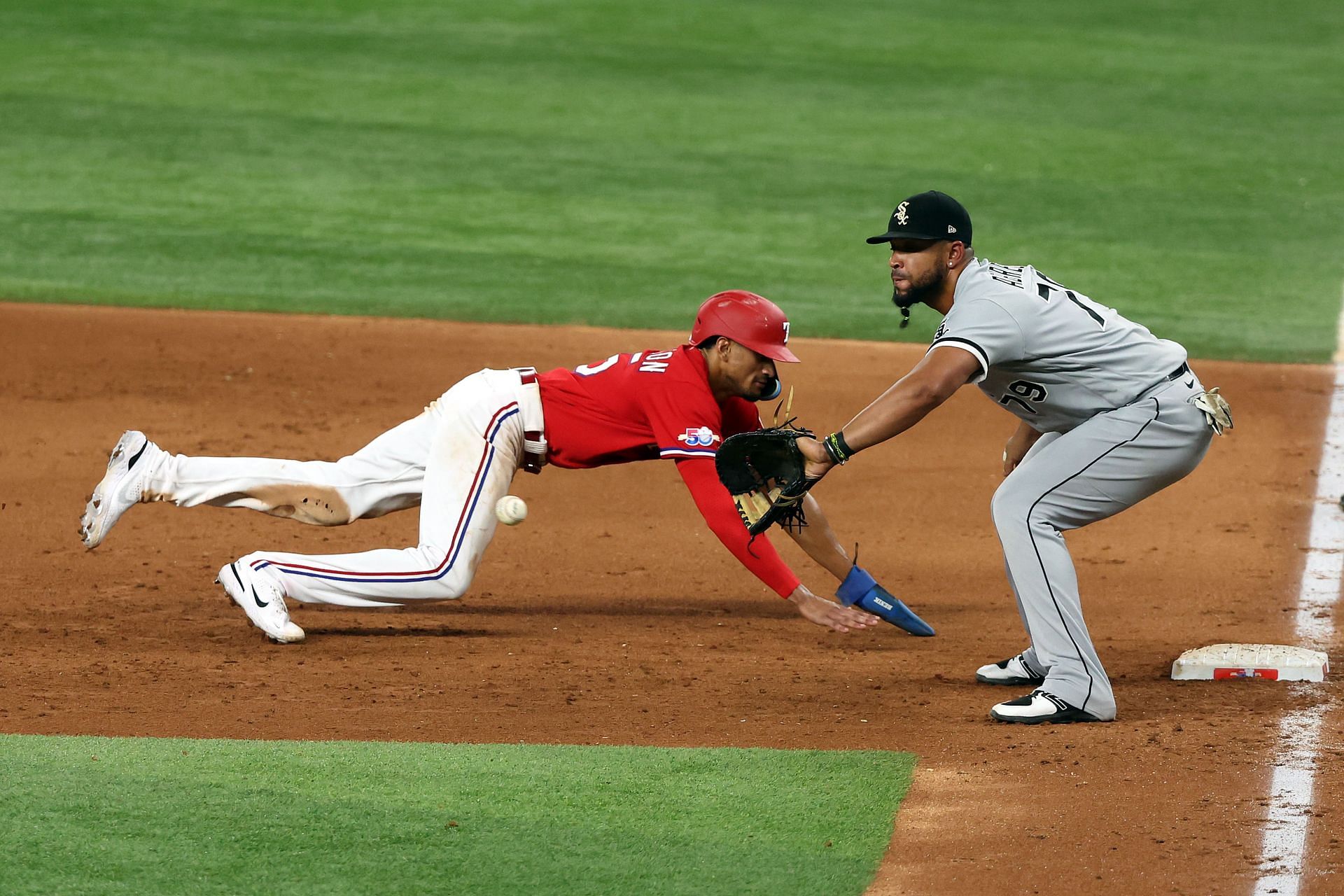 MLB rule changes: Pitchers are limited with pick-off attempts